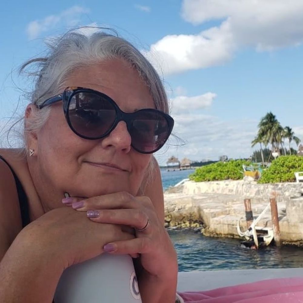 Meet your Posher, Laura